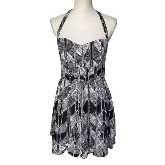 Guess Womens Retro Halter Top Dress White And Black Knee Length Size 8 - Picture 1 of 10